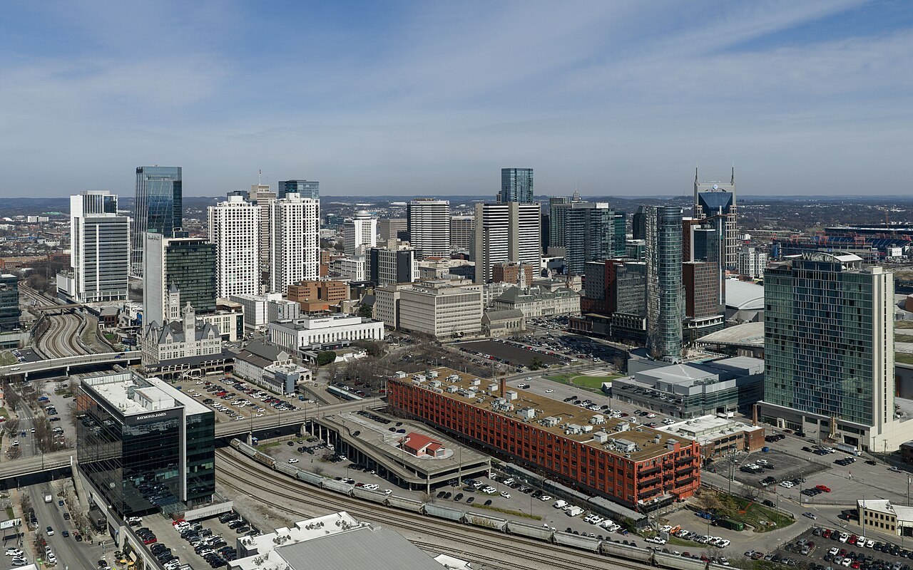 Nashville, TN skyline.jpg
