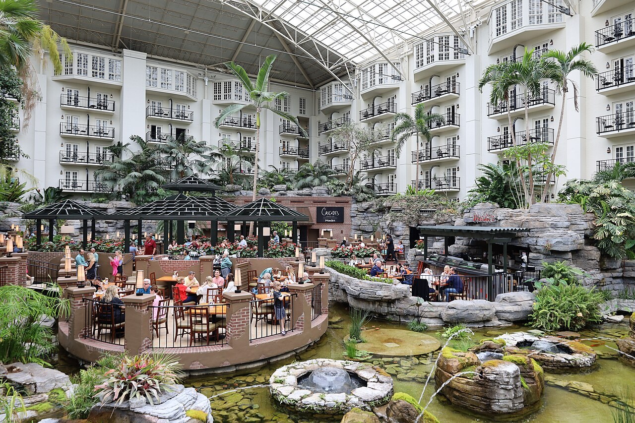 Gaylord Opryland hotel — Cascades Atrium